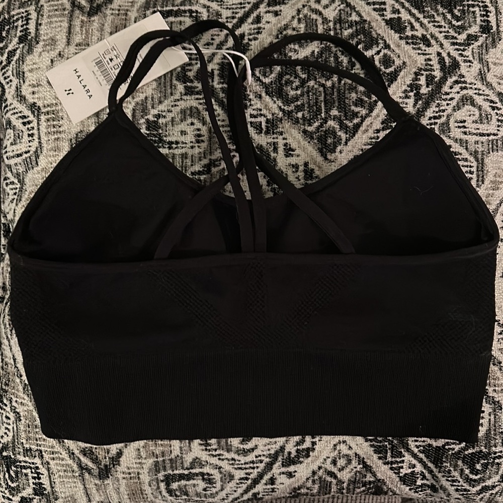 NWT HALARA CRISSCROSS YOGA SPORTS BRA ๐ง๐ปโโ๏ธ - Picture 2 of 4